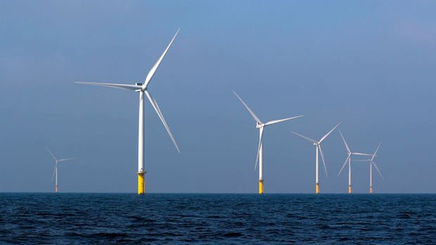 Fransa ilk defa denizde rüzgar çiftliği kurarak enerji üretmeye başladı