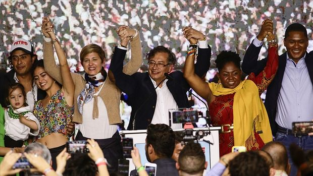Kolombiya'da seçimi solcu aday kazandı