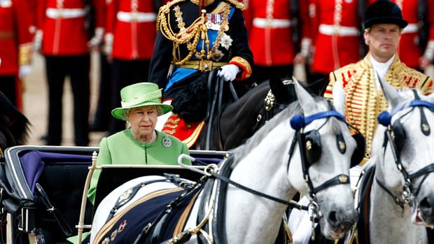 İngiltere Kraliçesi 2. Elizabeth'in vefatı dünyada nasıl yankılandı?