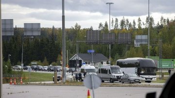 Finlandiya'da sınırı geçmek isteyen Ruslar için çit önerisi