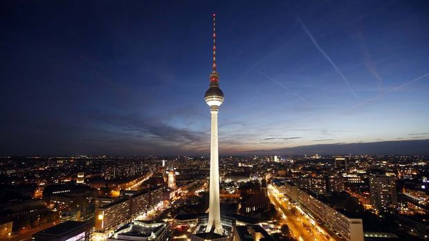 Almanya'da enflasyon euro döneminde ilk kez çift haneye çıktı 