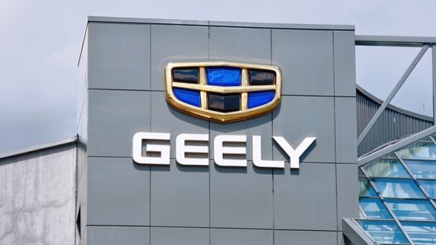 Çinli otomotiv şirketi Geely'den Aston Martin hamlesi