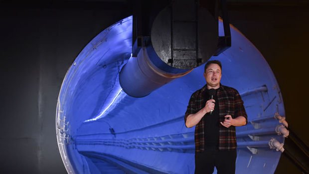 Elon Musk Tesla’nın yeni robotu Optimus'u tanıttı
