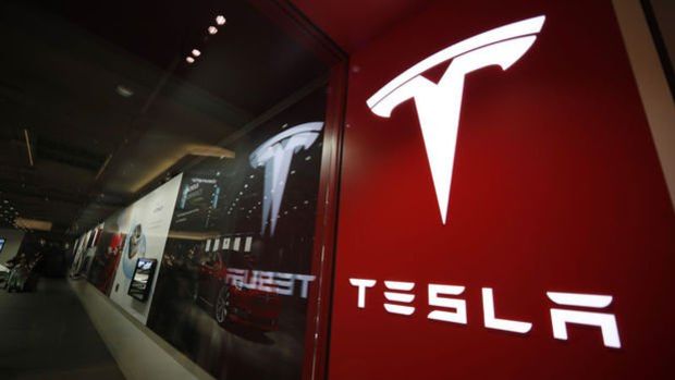 Tesla, Çin'de fiyatlarını düşürdü