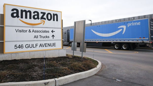 Amazon kurumsal işe alımlara ara veriyor