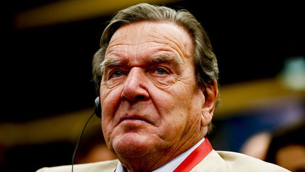 Eski Almanya Başbakanı Schröder’den enerjide arz güvenliği vurgusu 