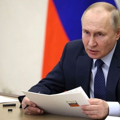 Putin: Rusya fiyat tavanına karşı petrol üretimini kısabilir