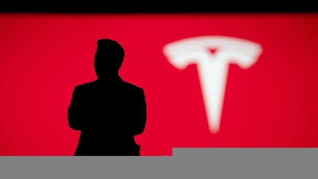 Elon Musk, Tesla hissesi satmaya devam ediyor