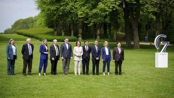 G7 ülkeleri temsilcileri Ukrayna’nın ekonomik durumunu gö...