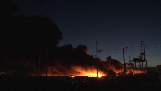 MSB: İskenderun Limanı'ndaki yangına müdahale edildi 