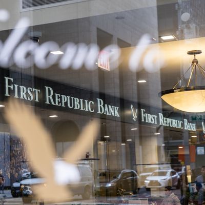 Krizdeki First Republic Bank’a 11 bankadan 30 milyar dolar mevduat