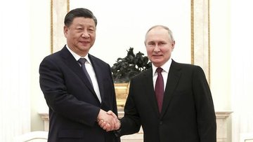 Putin ve Şi'nin Moskova'daki görüşmesi başladı