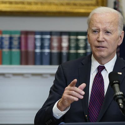 Biden'ın Kongre liderleriyle yapacağı "borç limiti" görüşmesi ertelendi