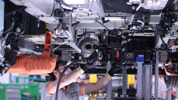 Otomotiv üretimi Nisan'da arttı, ihracat geriledi