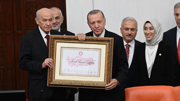 Cumhurbaşkanı Erdoğan Meclis'te yemin etti
