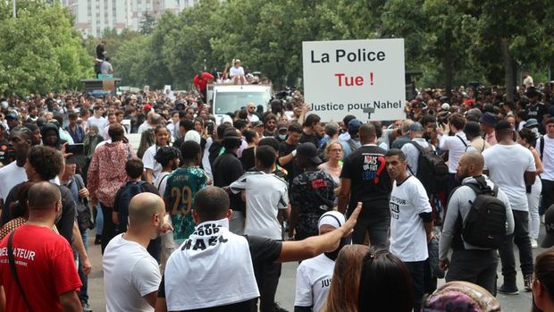 Fransa'da protestolar büyüdü