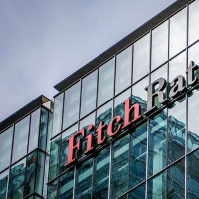 Fitch, ABD'nin uzun vadeli kredi notunu düşürdü