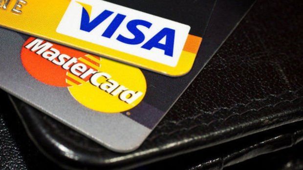 Mastercard ve Visa kart ücretlerini artırmayı planlamıyor 