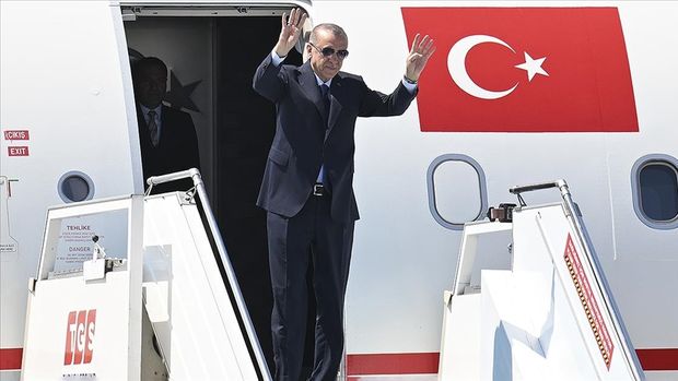Erdoğan, G-20'ye katılmak üzere Hindistan'a gitti