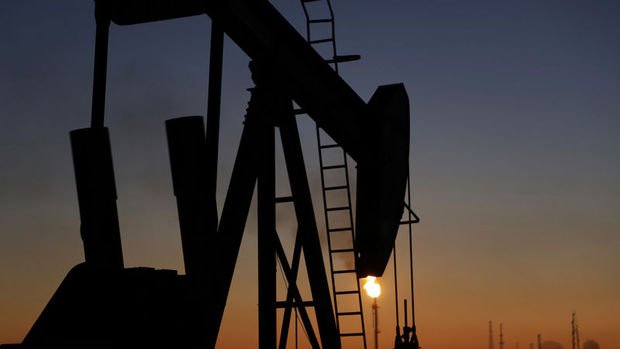 Uluslararası Enerji Ajansı'ndan petrol fiyatlarında oynaklık uyarısı