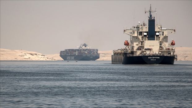 Mısır'dan Süveyş Kanalı geçiş ücretine zam