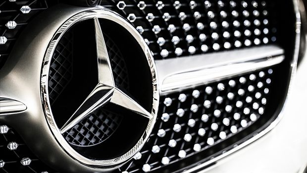 Durgun piyasa Mercedes-Benz'in kârını düşürdü 