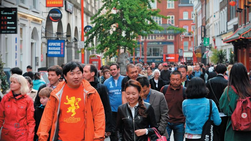 Çinli Turistler Londra’ya Dönüyor Ama Çok Daha Az Harcama Yapıyor