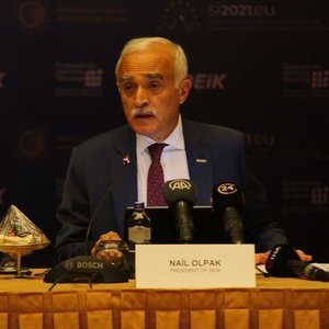  DEİK Başkanı Olpak: Yatırım sinyalleri alıyoruz