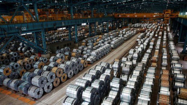 AB, ABD'ye uygulanan çelik ithalat vergisini 15 ay daha askıya alacak