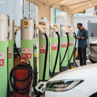 Elektrikli Araçlar Çin’i Petrol Çağının Sonuna Doğru Sürüklüyor