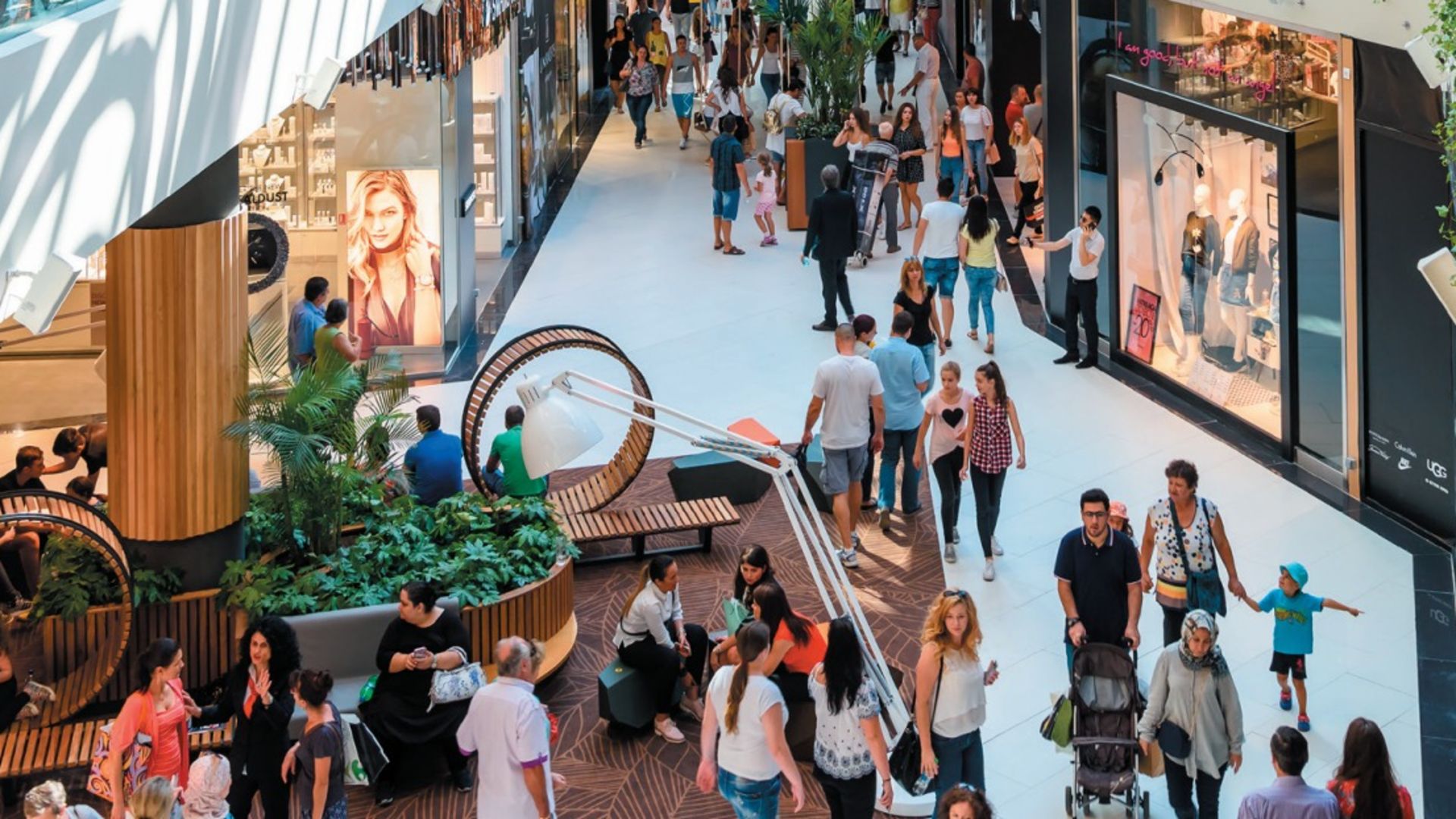 AVM’lerin Kasasından Borç Çıktı