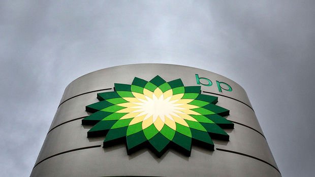 BP'nin kârı 2023'te yüzde 50 azaldı