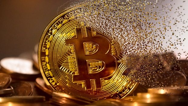Bitcoin'in piyasa değeri 1 trilyon doları aştı