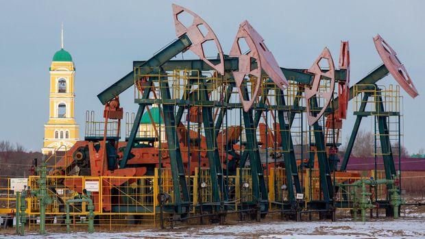 Rusya’dan petrol şirketlerine üretimi azaltma emri