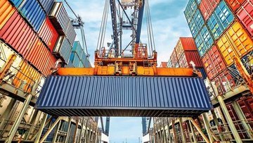 Dış ticaret açığı Şubat'ta yüzde 44,2 azaldı
