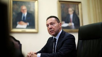 AMB yetkilisinden 4 faiz indirimi beklentisi 