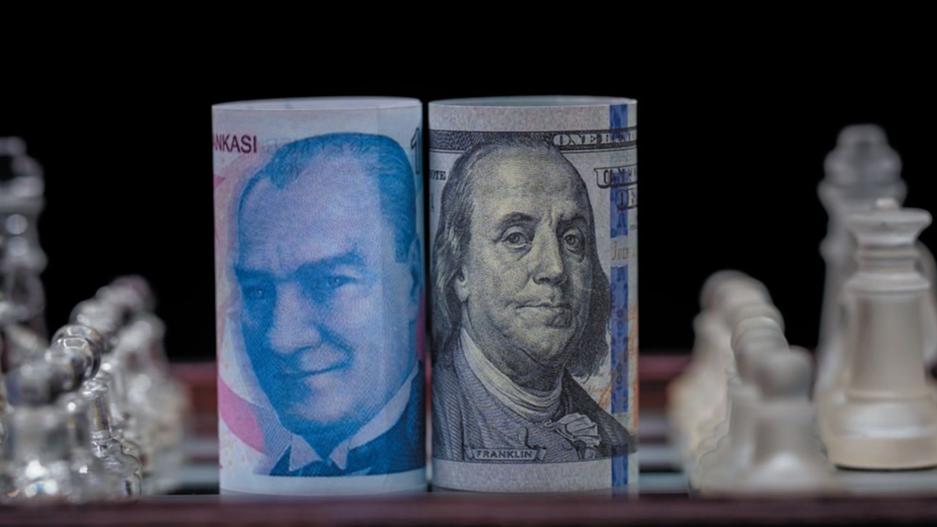 Dolarizasyonu Azaltacak Faiz Neresi?