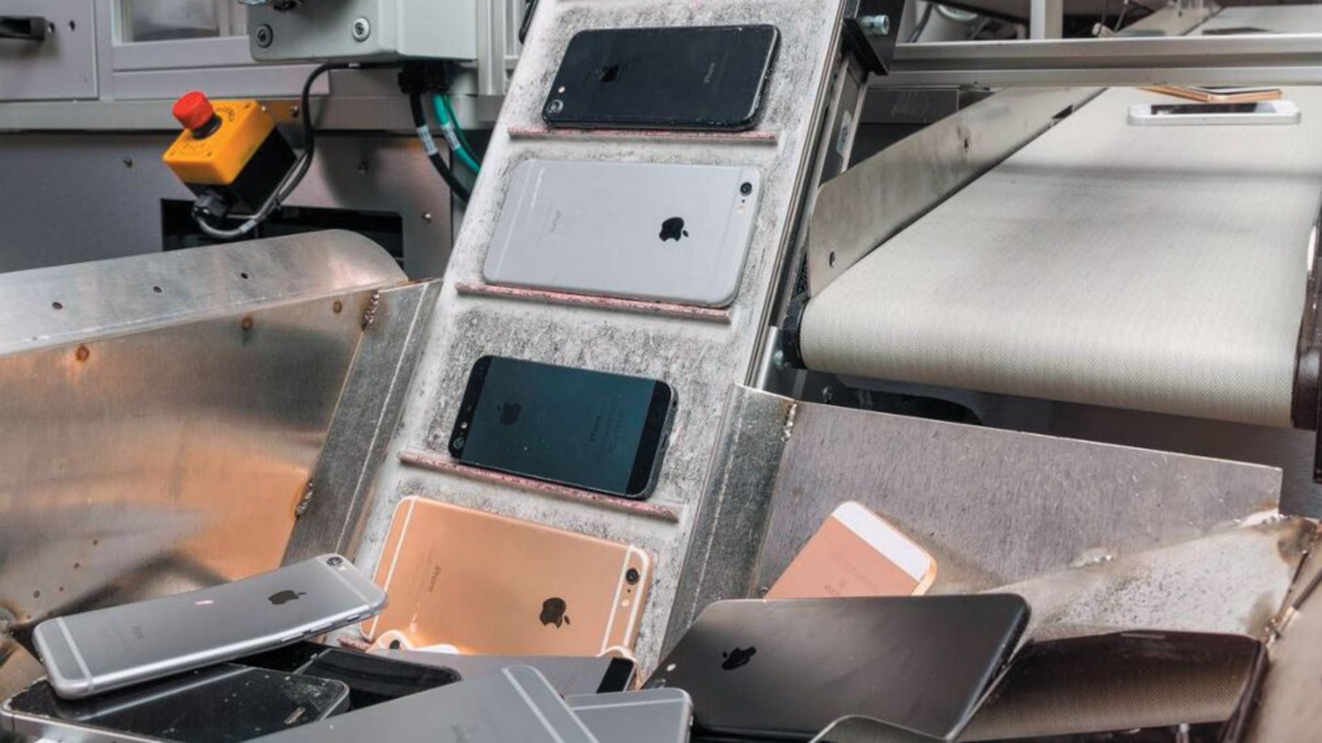 Apple’ın Geri Dönüşüm Programının Karanlık Sırları