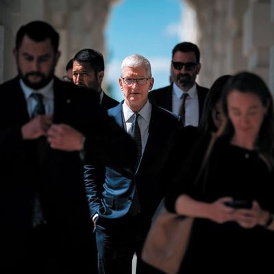 Tim Cook’un Veliahdı Kim Olacak?