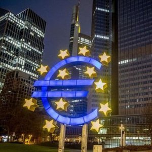 EURO BÖLGESİ'NDE YILLIK ENFLASYON BEKLENTİLERİ AŞTI