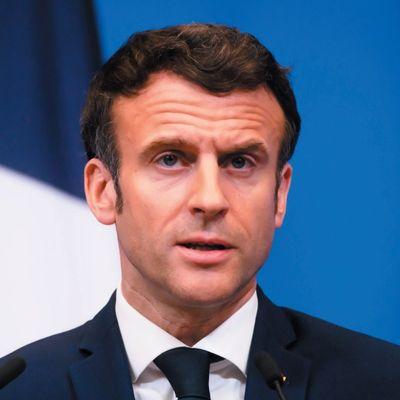 Fransa Cumhurbaşkanı Macron’un Tehlikeli Poker Oyunu
