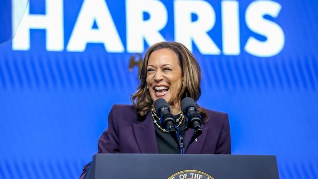 Harris’e bağış rekoru, Trump kriptoculara göz kırptı