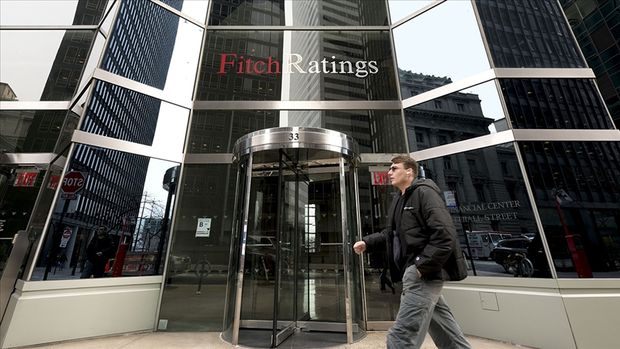 Fitch, İsrail'in kredi notunu düşürdü