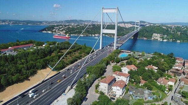 Otoyol ve köprü geçiş ücretlerine zam 