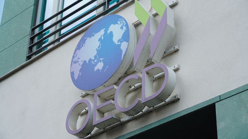 OECD Ülkelerinin Yarısı Pandemi Öncesinden Daha Az Kazanıyor 