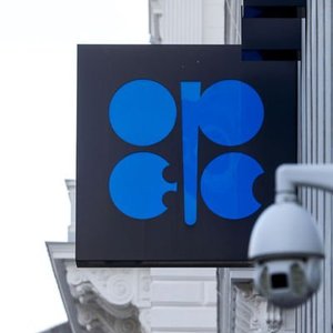 OPEC+ PETROL ÜRETİM ARTIŞ PLANINI ERTELEDİ 