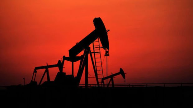 Petrol zorlu haftanın ardından yükselişe geçti Petrol zorlu haftanın ardından yükselişe geçti