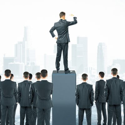 Bir Şirketin Lideri Lüzumsuz Olabilir mi? Liderliğe Farklı Bir Bakış!