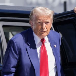  Trump'ın golf kulübünün etrafında silah sesleri