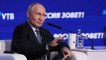 Putin, doğalgaz ödemelerinin Gazprombank’a yapılma zorunl...